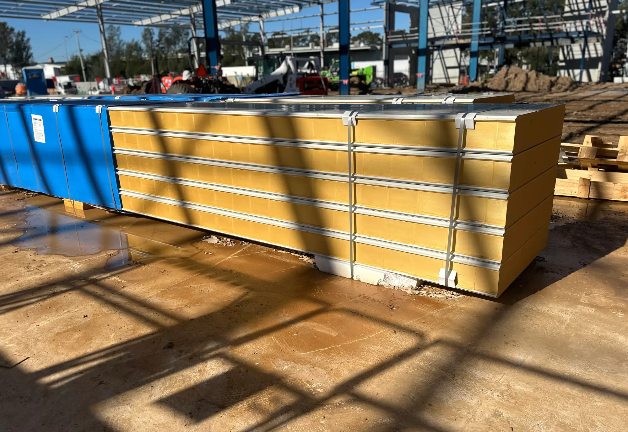 PIR fire resistant insulated panels for temperature critical environments